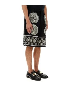 Dolce & Gabbana Black Crepe Bermuda Shorts -Stylish Men-Dolce & Gabbana 0b7c8c5e19b3c485e1c5930c1984eefc